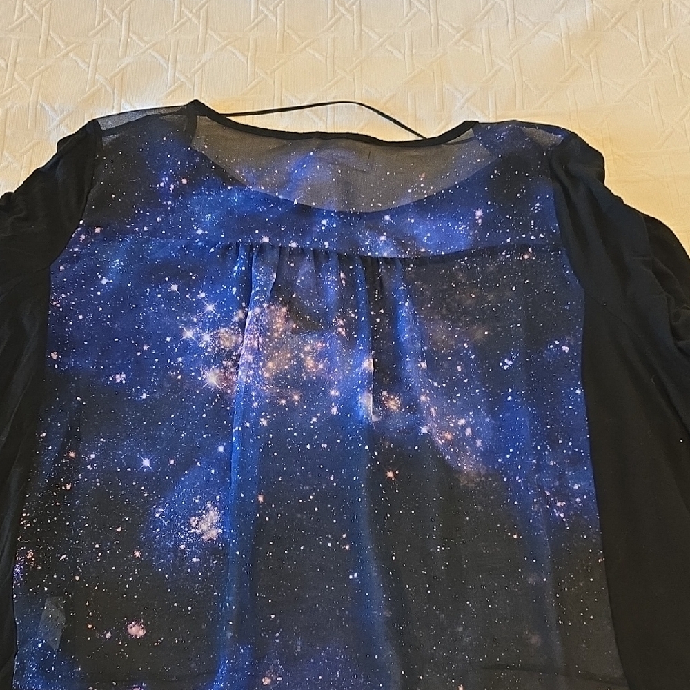 Galaxy 🌌 Blouse By Vince Camuto - Picture 8 of 11